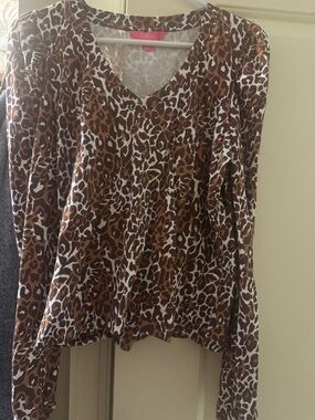 Lilly Pulitzer Brown & White Leopard Print Long Sleeve V-Neck Top